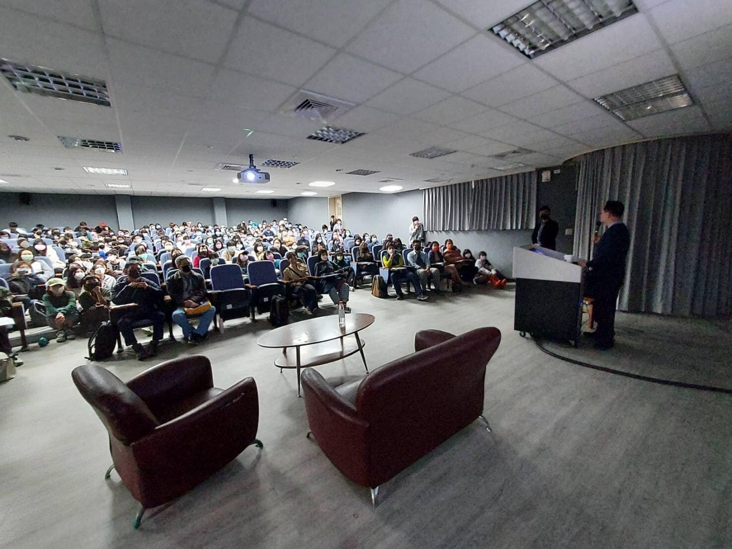 南應大美術系325美術節演講活動:明星藝術家郭彥甫老師蒞臨分享創作歷程 時間:3/24(四)13:00 地點:A406 +朱健文教授談論「視覺藝術的挪用與抄襲—從著作權及合理使用的觀點談起」