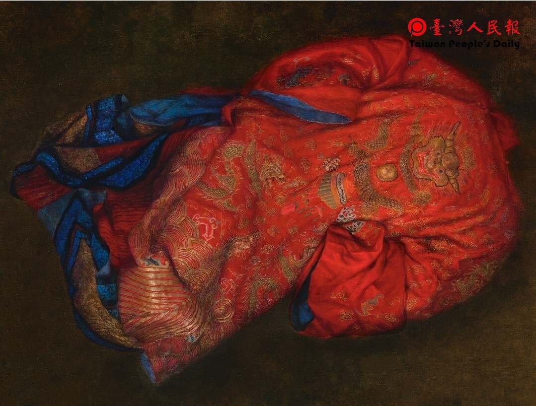 ✨南應大美術系專任副教授_陳香伶_老師_法國展出_再度登上巴黎展場，畫作展現絲綢與刺繡的艷麗璀璨，備受好評~