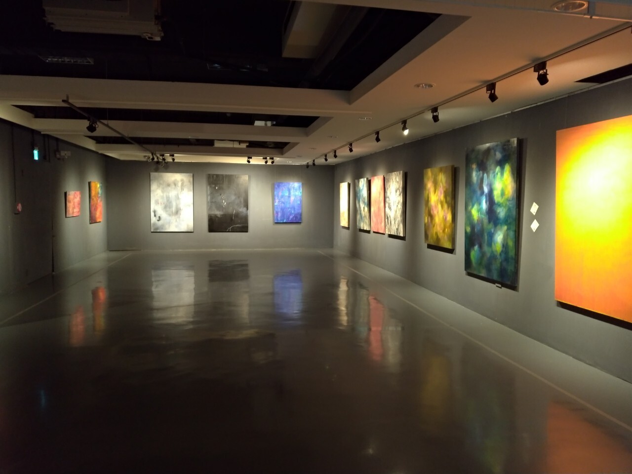 2022/6/17-7/03「潛意  Dive into consciousness」台南應用科技大學 美術系111級 林鴻文與黃怡雯老師小組畢業展